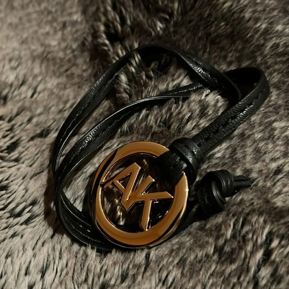 AK Gold Tone Large logo bag charm - Picture 12 of 12